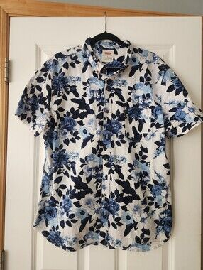 Levi's White Short-Sleeve Button-Up with Blue Floral Print